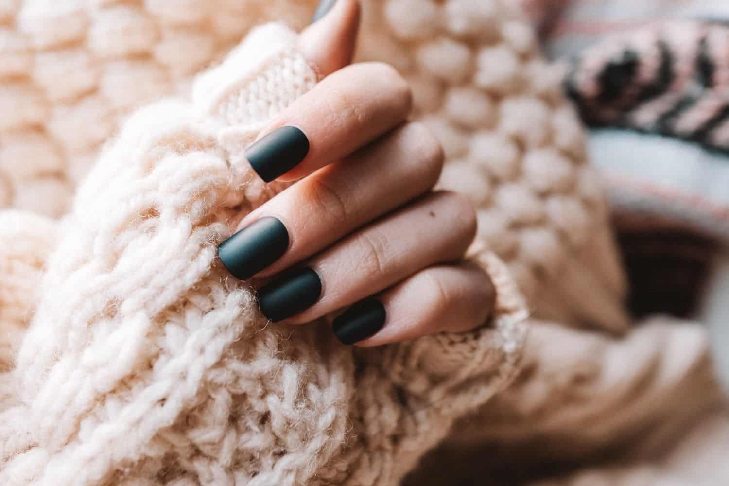 Fall Nails Colors & Designs For 2021 That Are Super Cute